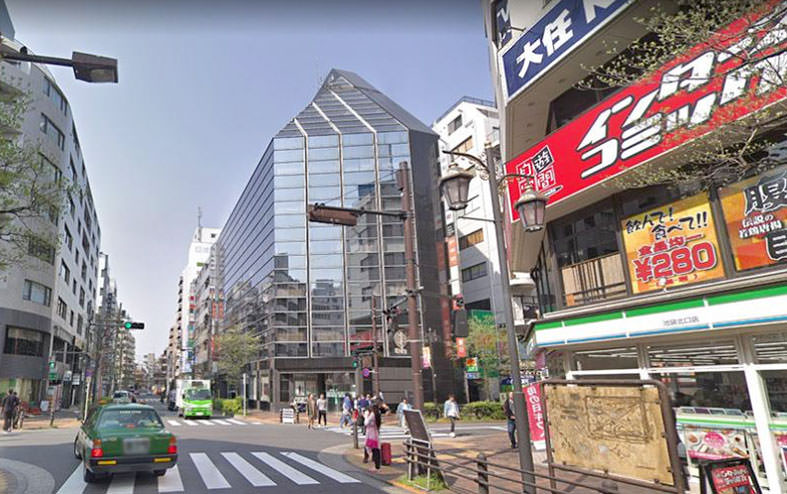 こちらのファミリーマートに到着されましたら、お電話ください